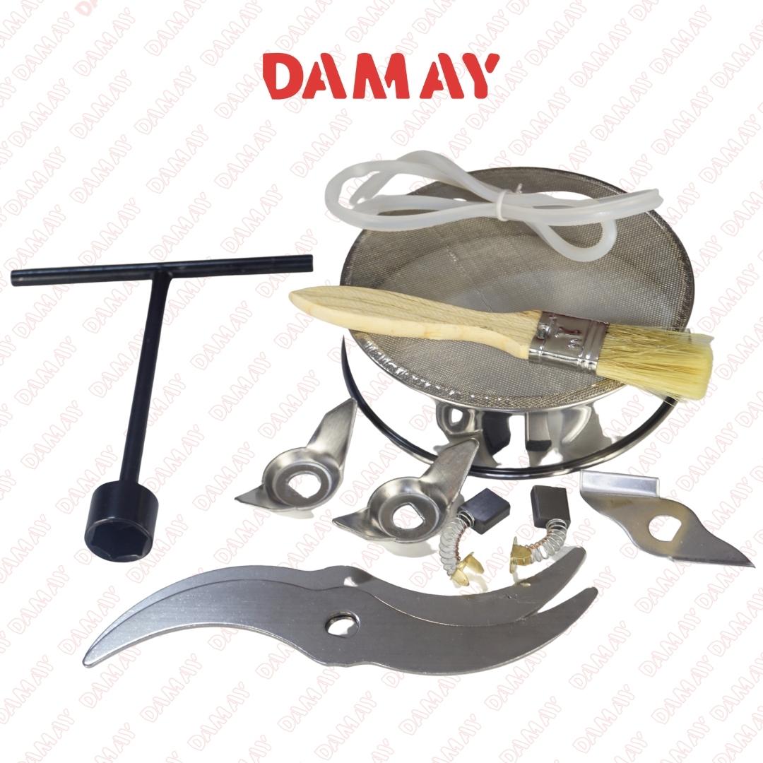 Pièces de rechange du moulin à épices Damay 1000g sans système de sécurité, les lames, les balais électriques, la brosse, clés de changement des lames et le joint d'étanchéité ainsi que le tamis